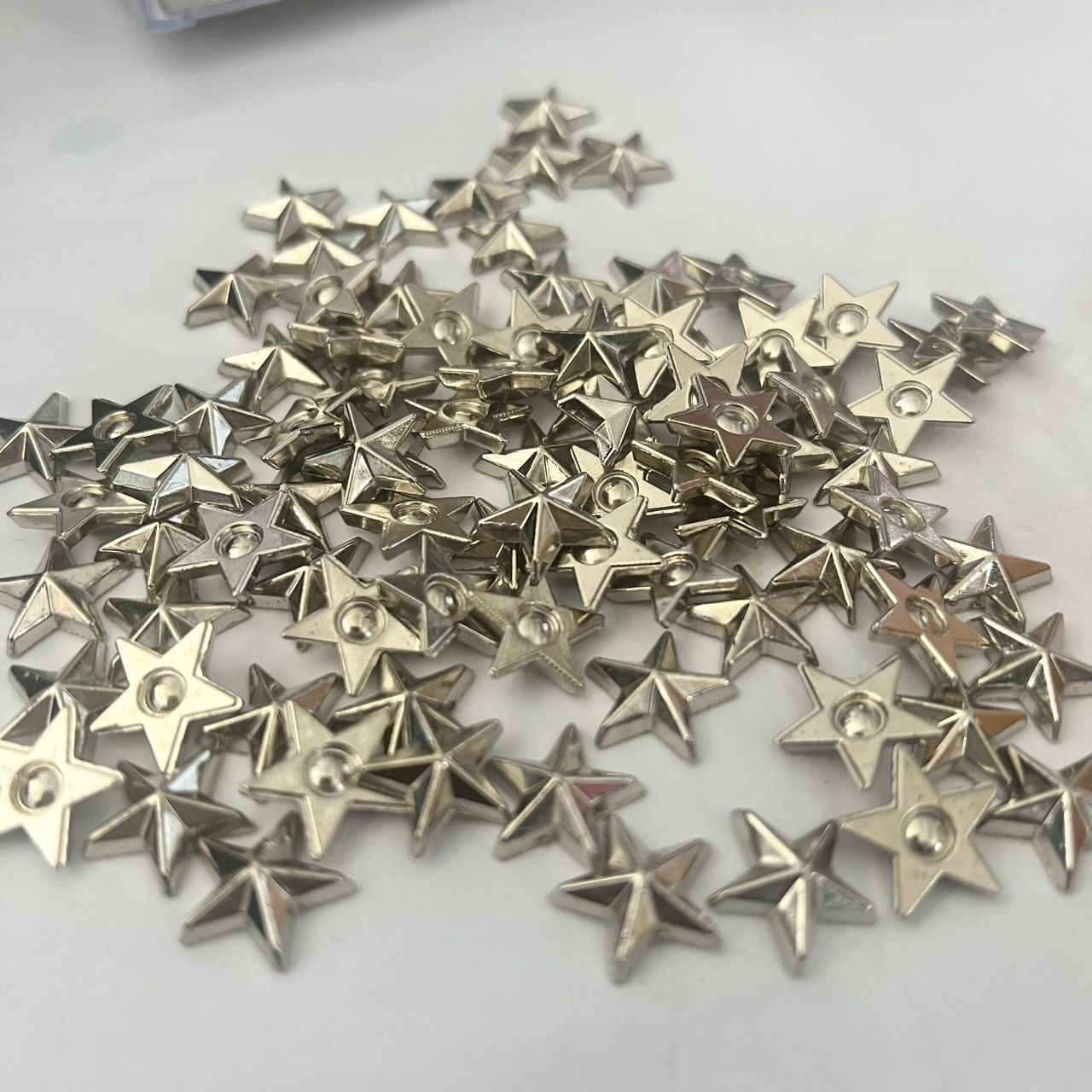 STAR RHINESTONE STUD