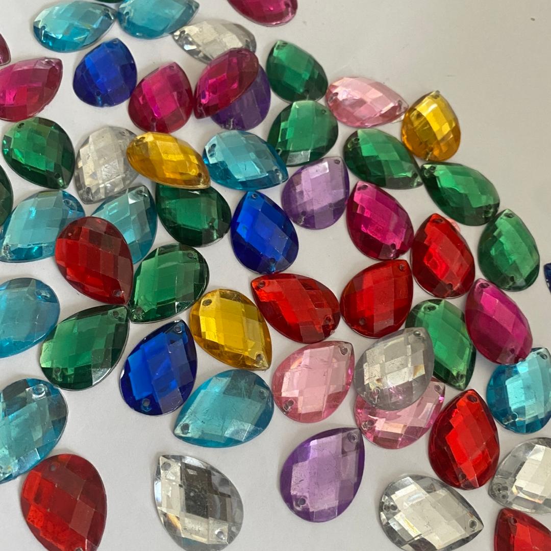 TEARDROP RESIN CRYSTAL BIG SIZE 18 X 25 MM