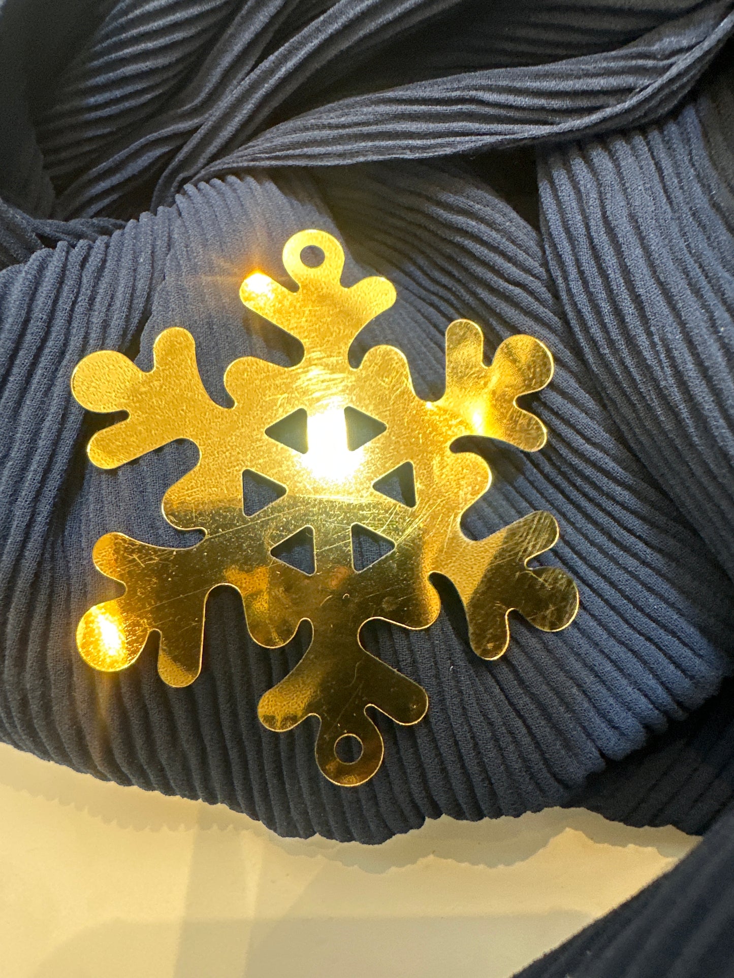 SNOW SHAPE SEQUIN APPLIQUE