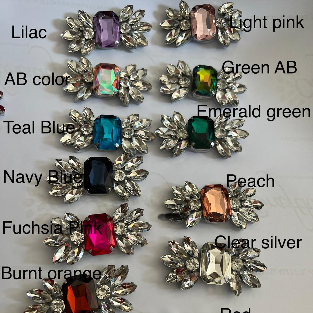 SQUARE CRYSTAL BROOCH WITH SILVER
