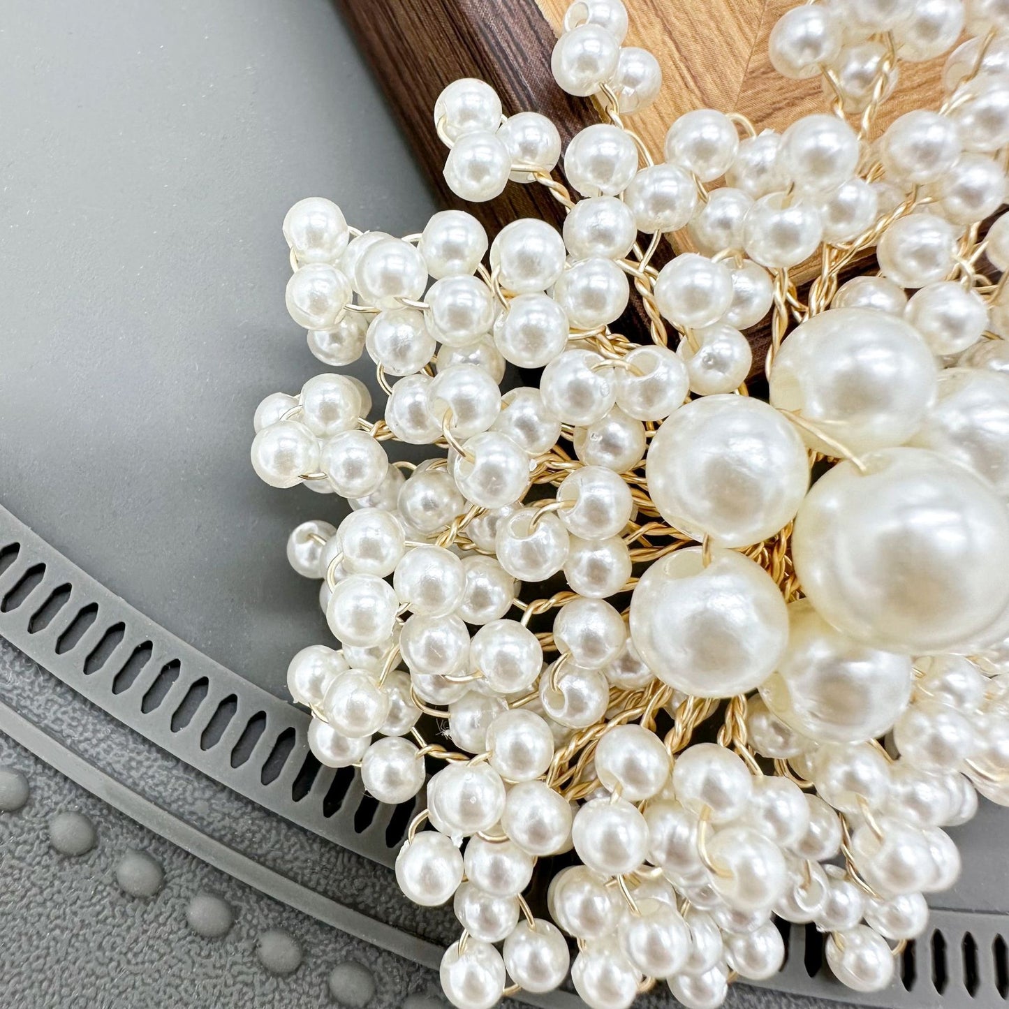 WIRED PEARL APPLIQUE