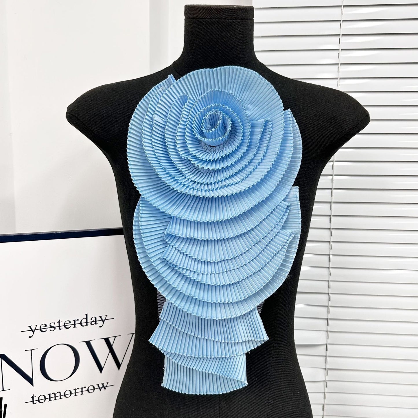 PLEATED ROSETTE FLOWER APPLIQUE BIG