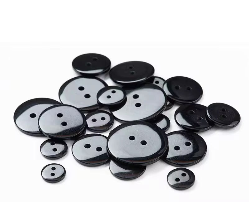 TWO HOLE BREAD BUTTON BLACK