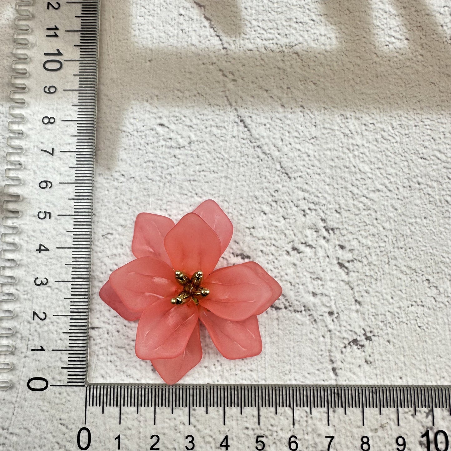 STRUCTURED FLORAL ACRYLIC FLOWER