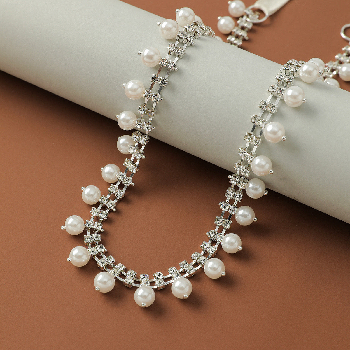 PEARL TRIMMING WITH CUPCHAIN EDGE