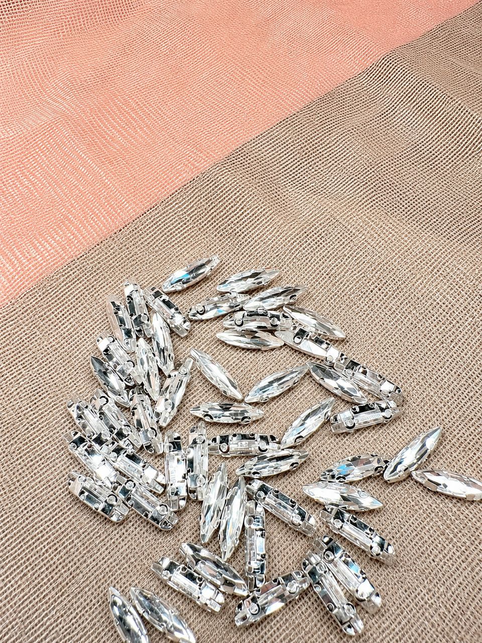REAL CRYSTAL WITH CLAW SILVER