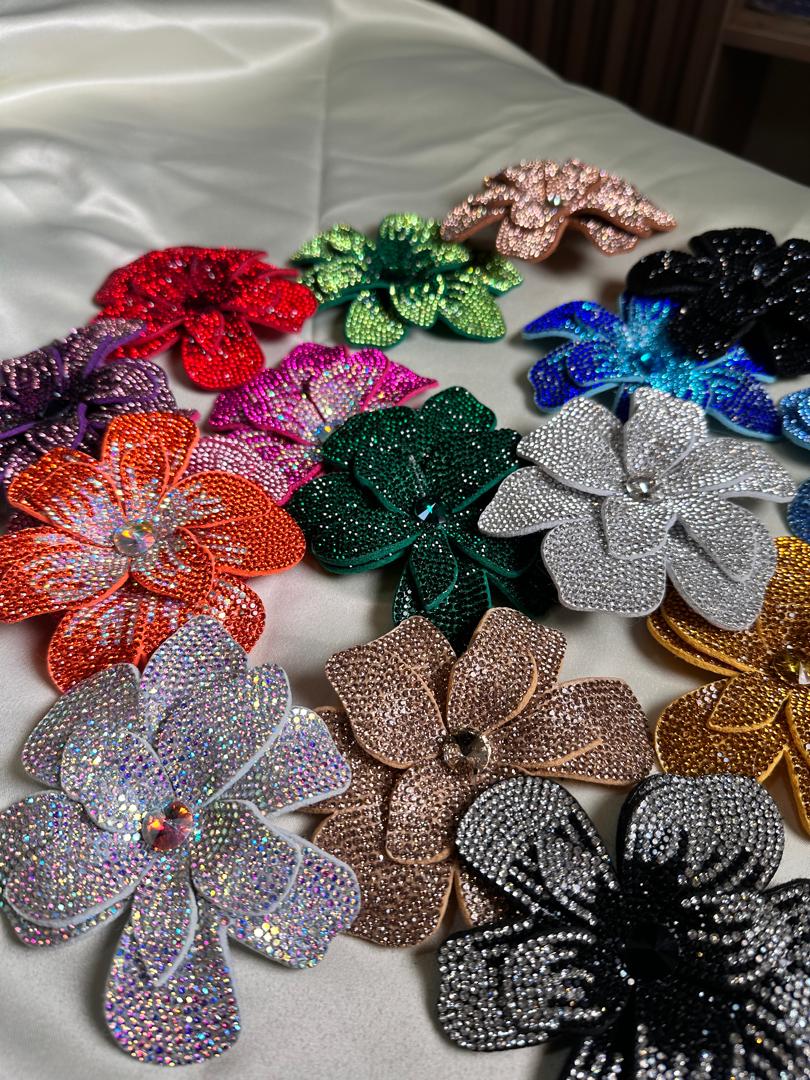 RADIANT RHINESTONE FLOWER SMALL