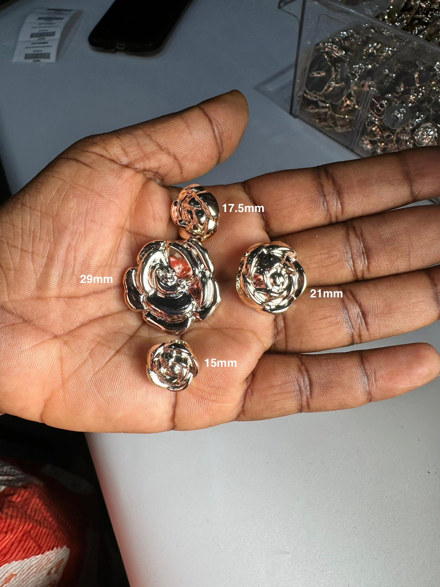 FLOWER ROSE BUTTON