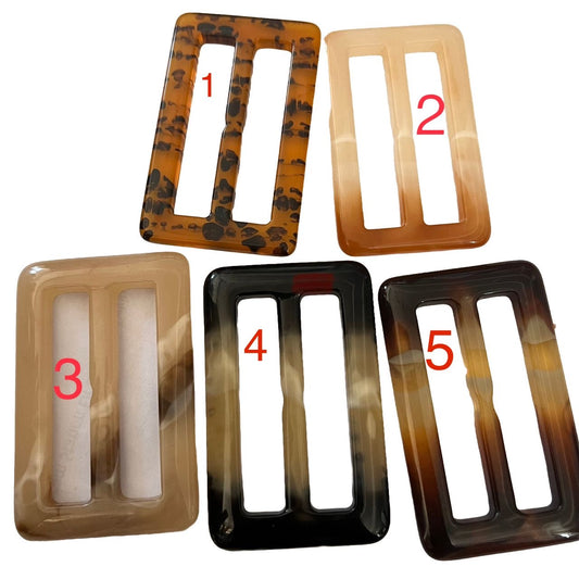 PLASTIC BUCKLE