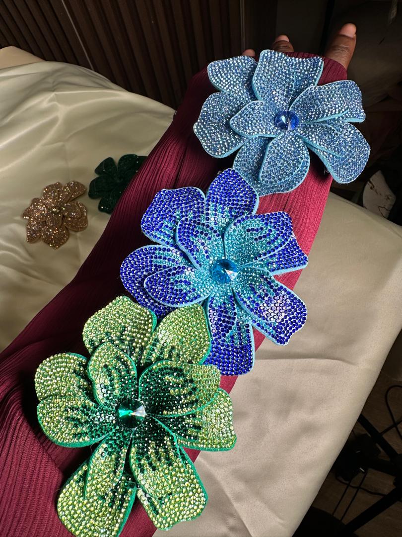 RADIANT RHINESTONE FLOWER SMALL