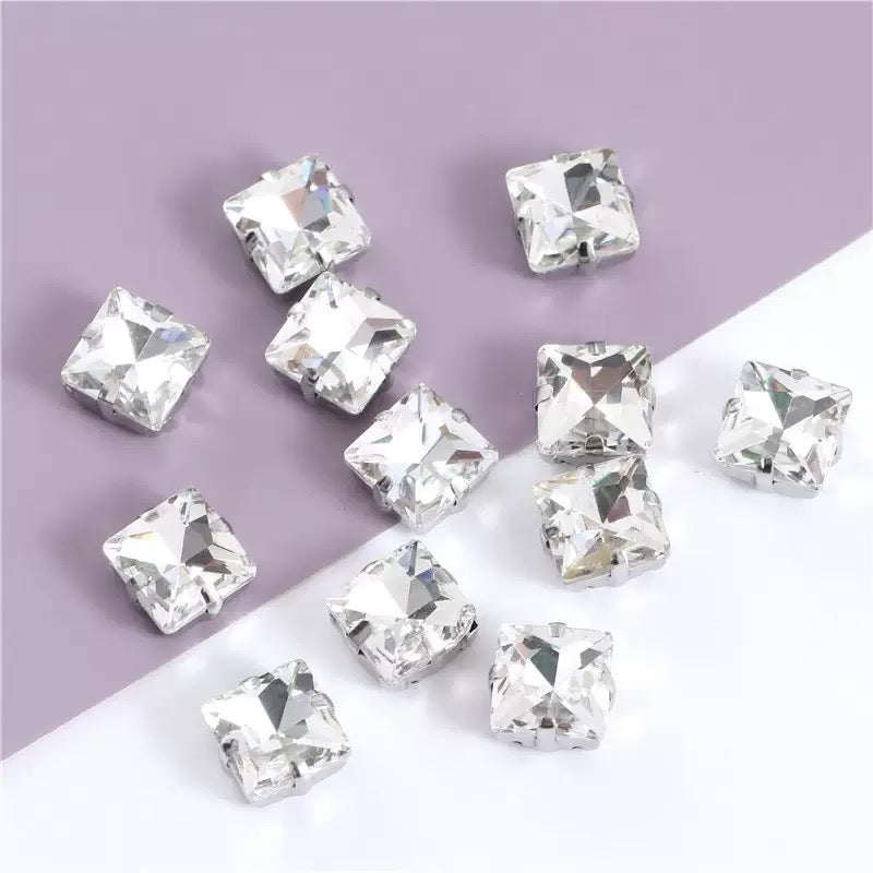 REAL CRYSTAL WITH CLAW SILVER