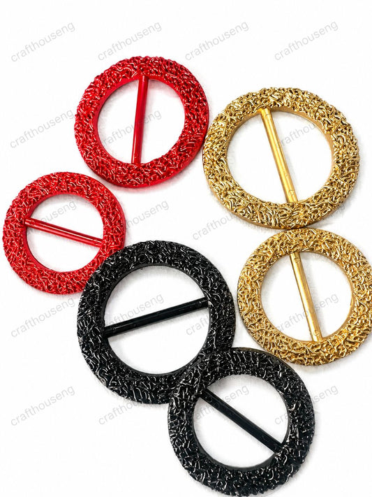 TEXTURED CIRCLE BUCKLE