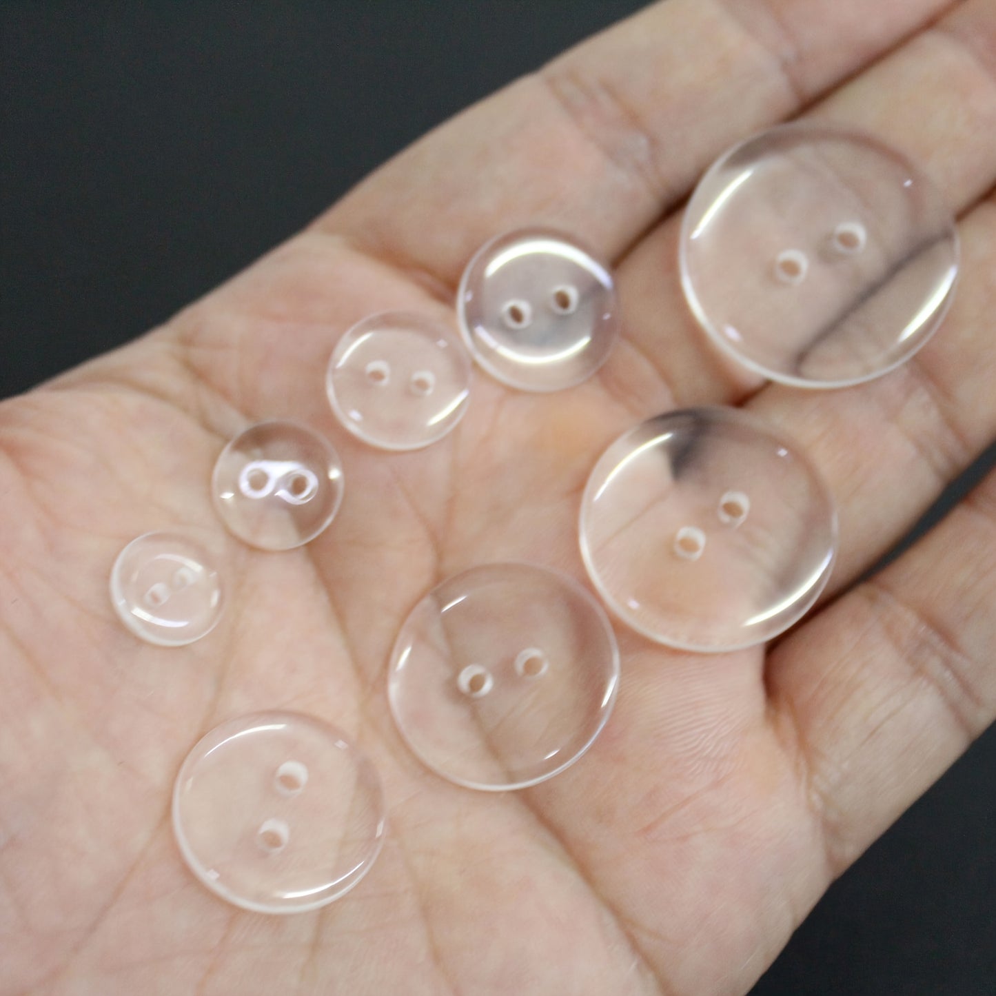 TWO HOLE BREAD BUTTON TRANSPARENT