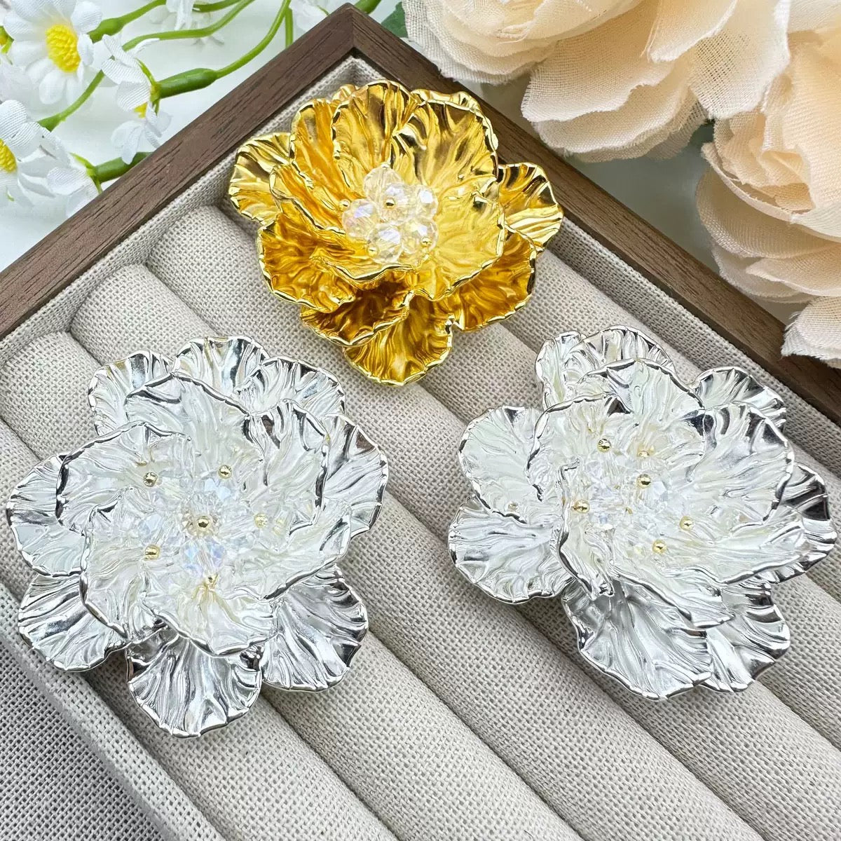 ACRYLIC FLOWER DESIGNS