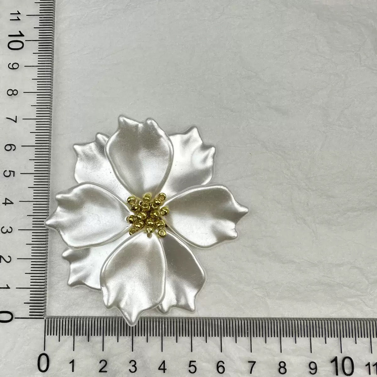 GLAZE ACRYLIC FLOWER APPLIQUE