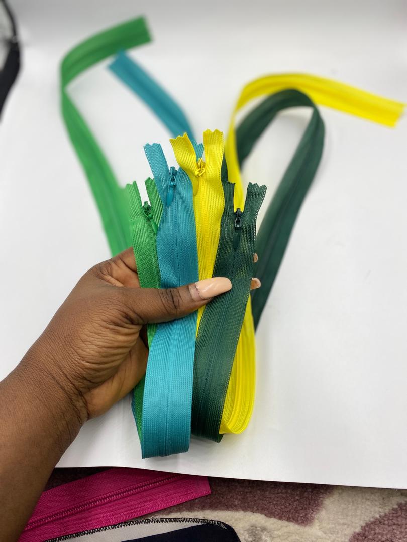 INVISIBLE ZIPPERS (ZIPS) 24 INCHES