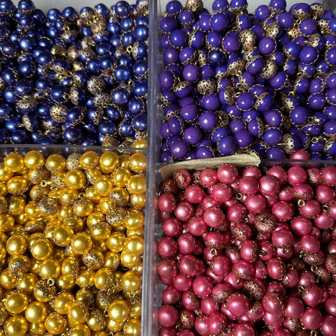 PEARL BUTTON WITH CROWN