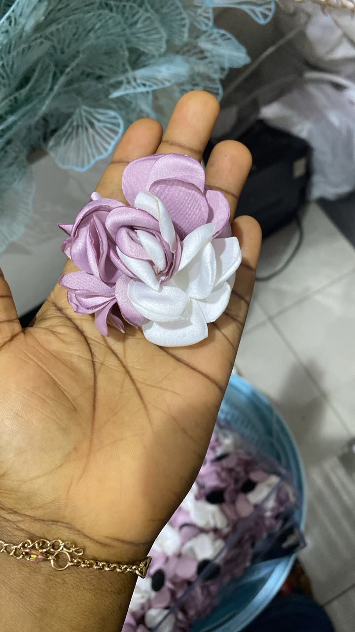 3D TWO TONE FLOWER